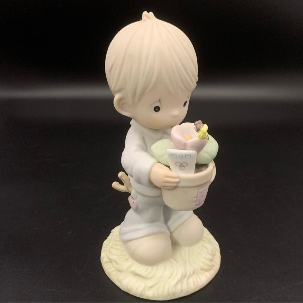 1990 Precious Moments Figurine